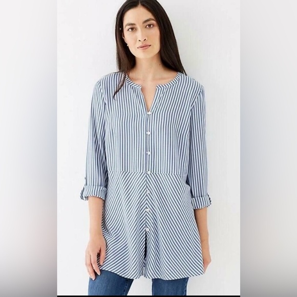Women’s J.jill blue and white button down M petite - Picture 2 of 9